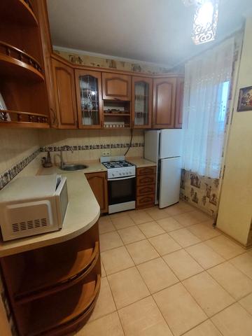 Воскресенська вул., 13-Б