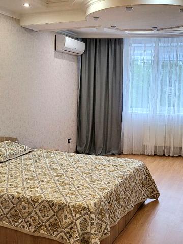 Дюківська вул., 8