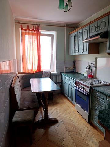 Вишневецького бульв., 2