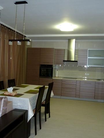 Ревуцького вул., 9