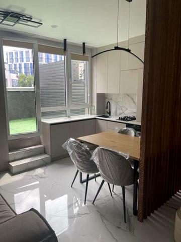 Центральна вул., 19