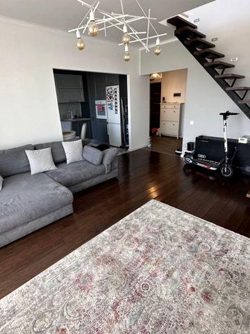 Гетьмана Івана Мазепи вул. (Топольна), 1