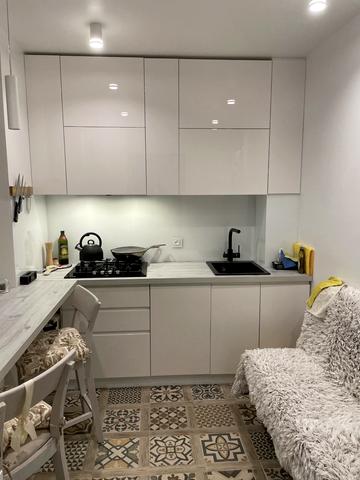 Баварська вул., 9