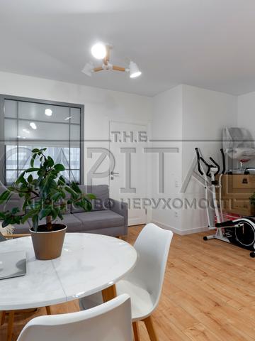 Драгоманова вул., 10