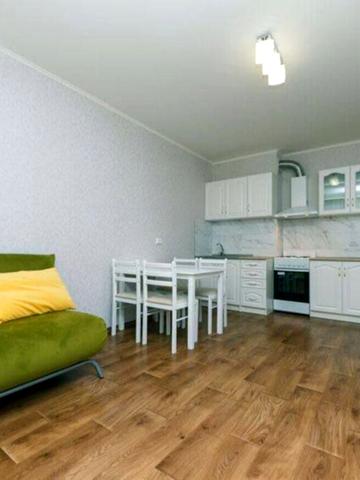 Академіка Глушкова просп., 9-Є