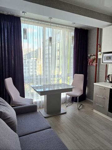 Джерельна вул., 10