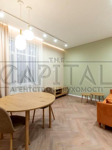 Нагірна вул., 18/16