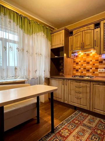 Польська вул. (Лермонтова), 1