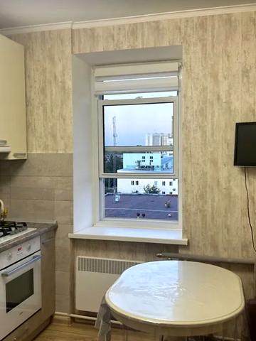 Івана Миколайчука вул., 18