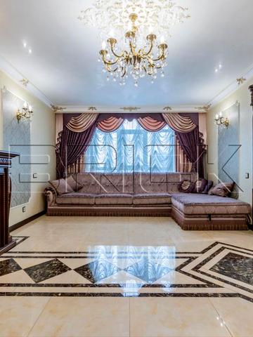 Валерія Лобановського просп. (Червонозоряний), 4-Г