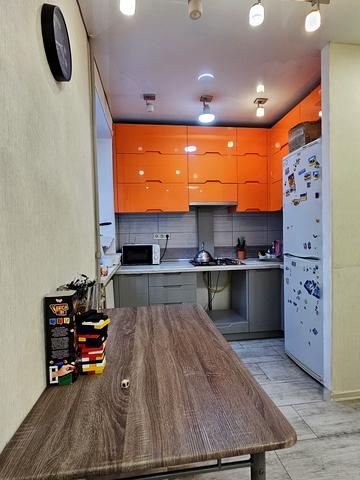 Богдана Хмельницького просп. (Героїв Сталінграда), 24