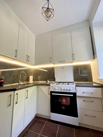 Незалежності просп., 90-Б