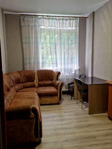 Магістральна вул., 33