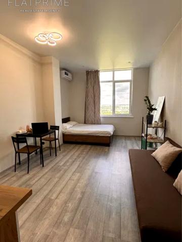 Нагірна вул., 18/16