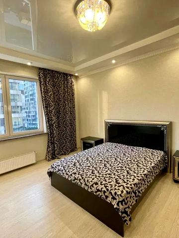 Ділова вул. (Димитрова), 4