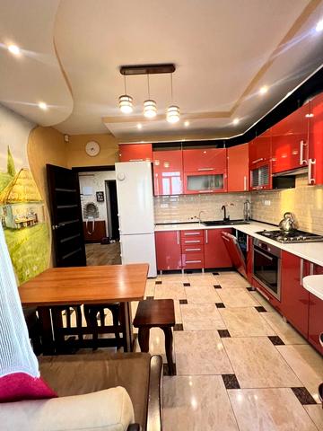 Джорджа Вашингтона вул. (Батальна), 4д