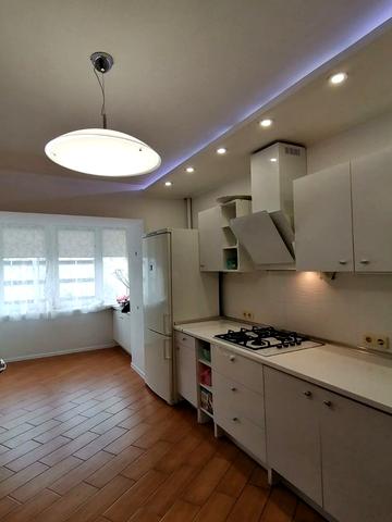 Добровольців вул. (Маршала Говорова), 3