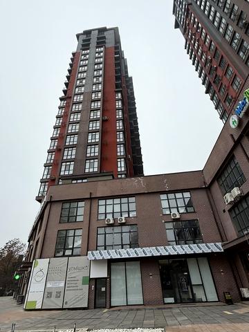 Академіка Філатова вул., 2 к1