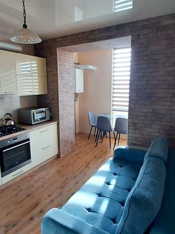 Володимирська вул., 1