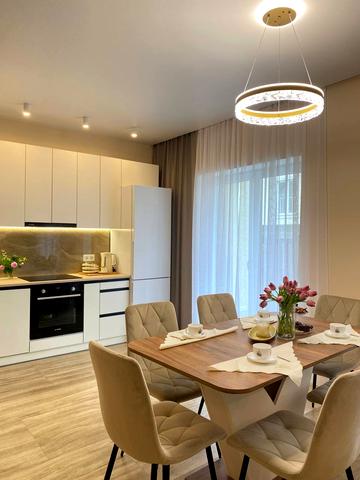 Грушевського вул., 15