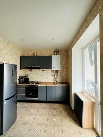 Богдана Хмельницького вул., 11-В