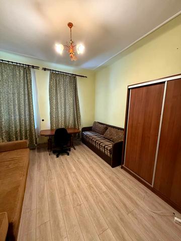 Миколи Лисенка вул., 36