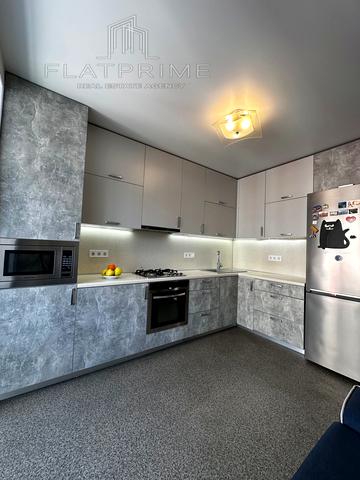 Джерельна вул., 10