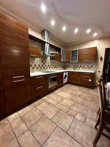 Жилянська вул., 59