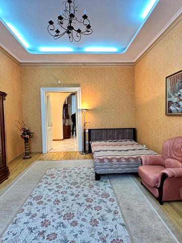 Тараса Шевченка просп., 25