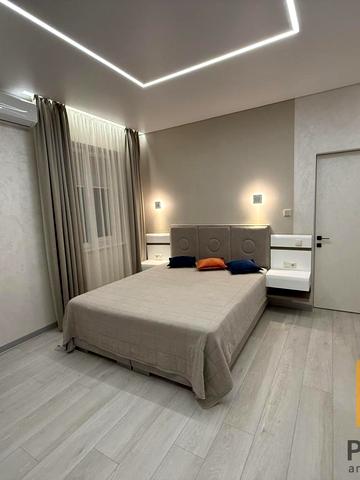 Фріца Гленца вул., 8