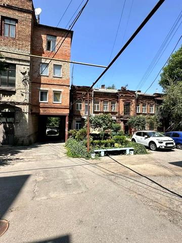 Володимира Моссаковського вул. (Клари Цеткін), 12