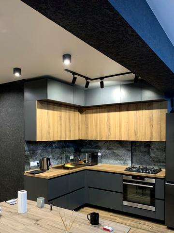 Львівська вул., 15б