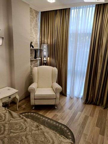 Аркадійське плато вул. (Гагаринське плато), 5б