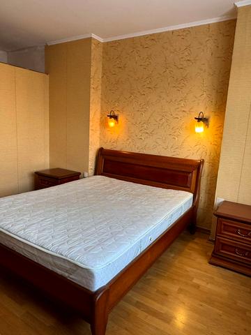 Бориса Гмирі вул., 6