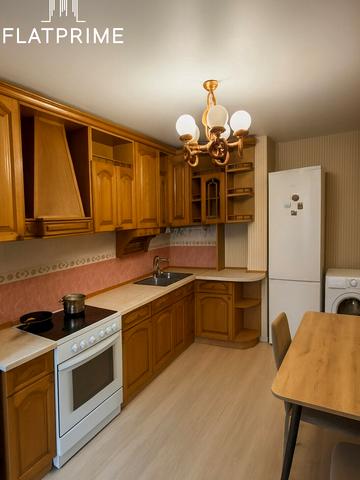 Лабораторна вул., 14