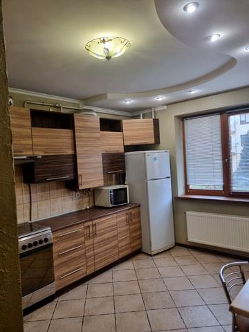 Павла Тичини вул., 2-А