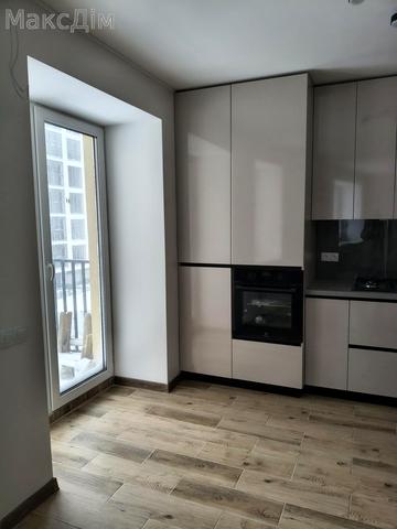 Генерала М. Тарнавського вул., 5