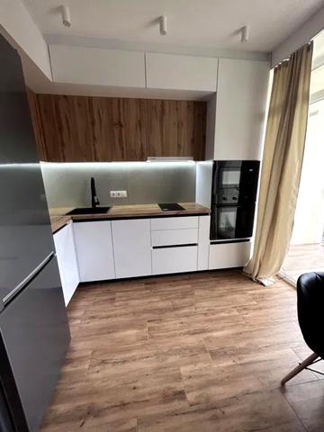 Макіївська вул., 17