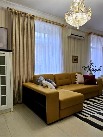 Хрещатик вул. (Kreschatic), 21