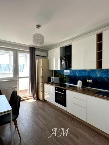 Деміївська вул., 14