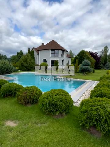 Івана Франка вул. (Комунарська)