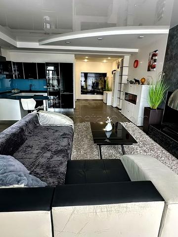 Тіниста вул., 9/12