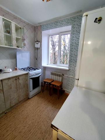 Варненська вул., 17