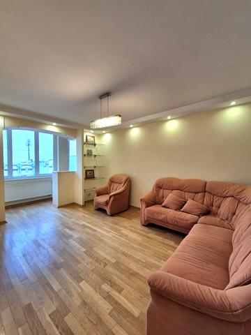 Ніжинська вул., 9