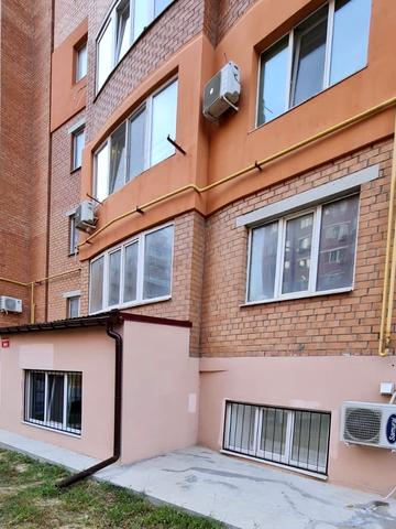 Парусна вул. (Героїв Сталінграду), 1а