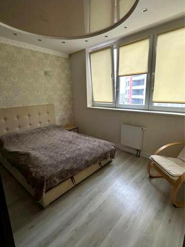 Олени Пчілки вул., 8