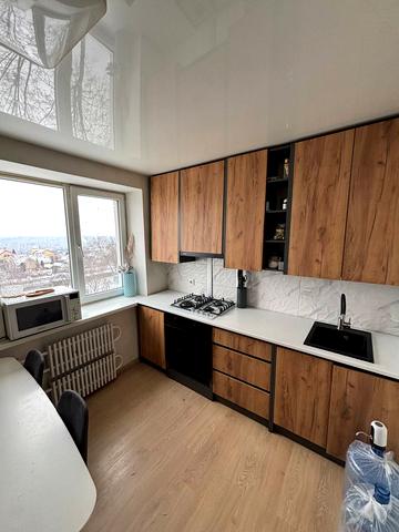 Лазаряна вул., 2