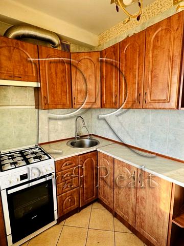 Івана Дзюби вул. (Сімї Сосніних), 8