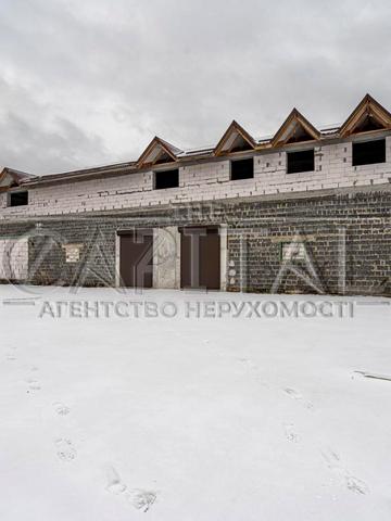 Центральна, 1