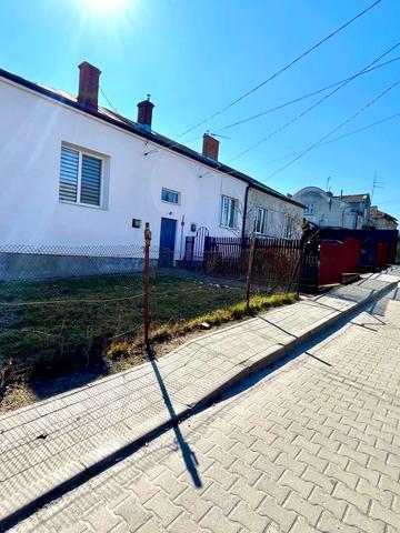 Розкіш вул., 3